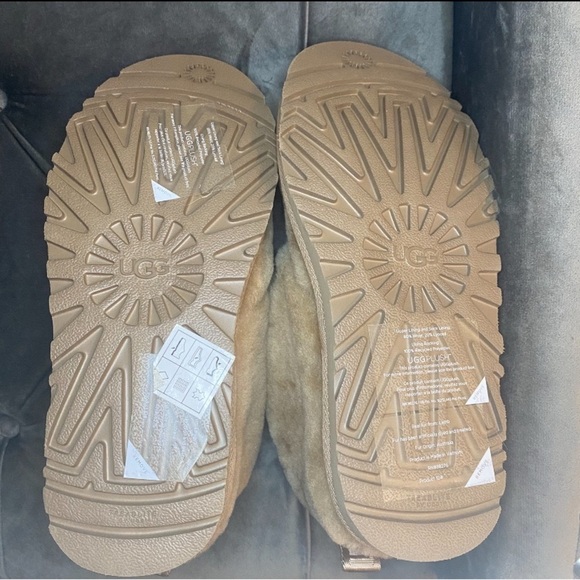 NWOB UGG Women’s Neumel Cozy Chestnut Sheepskin Lace-up Ankle Boots - Size 7 - Picture 13 of 14